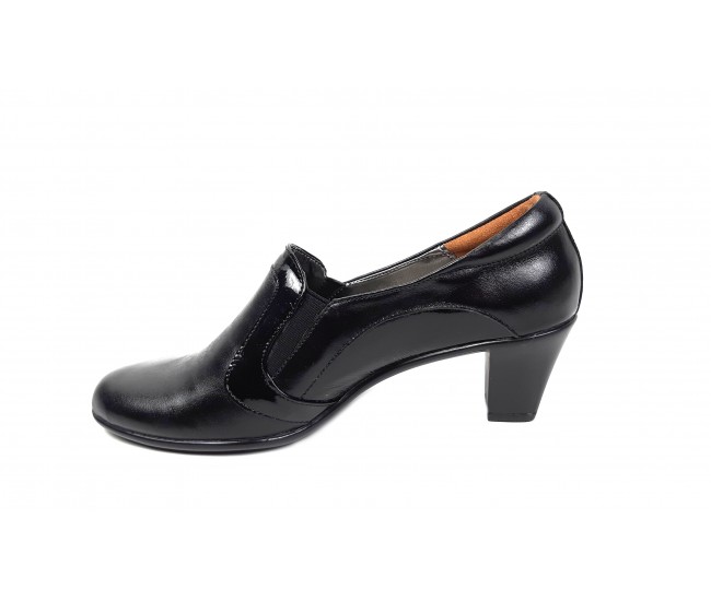 Oferta marimea 40 -  Pantofi de dama, eleganti, din piele naturala, cu toc de 5 cm - LP72LACN